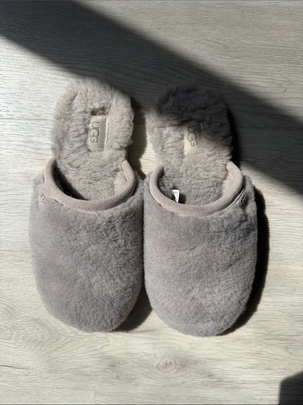 UGG Plush Sheepskin Mule Slippers - Light Gray Size 7 New